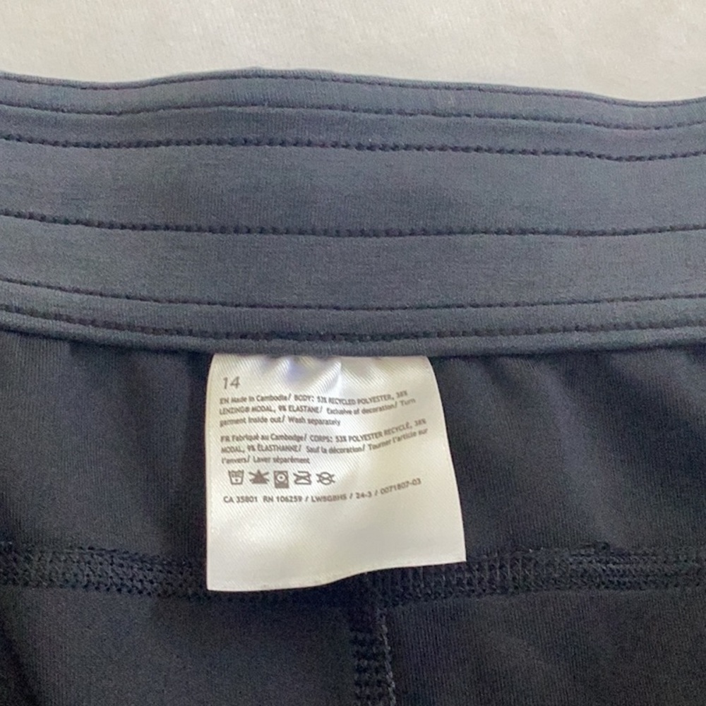 Lululemon pants - Picture 6 of 11